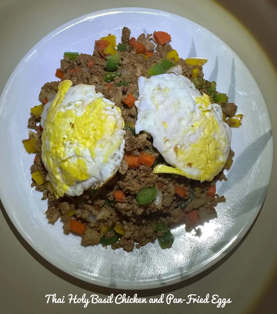 [SM-004] 🍽️Thai Holy Basil Chicken and Pan-Fried Eggs
